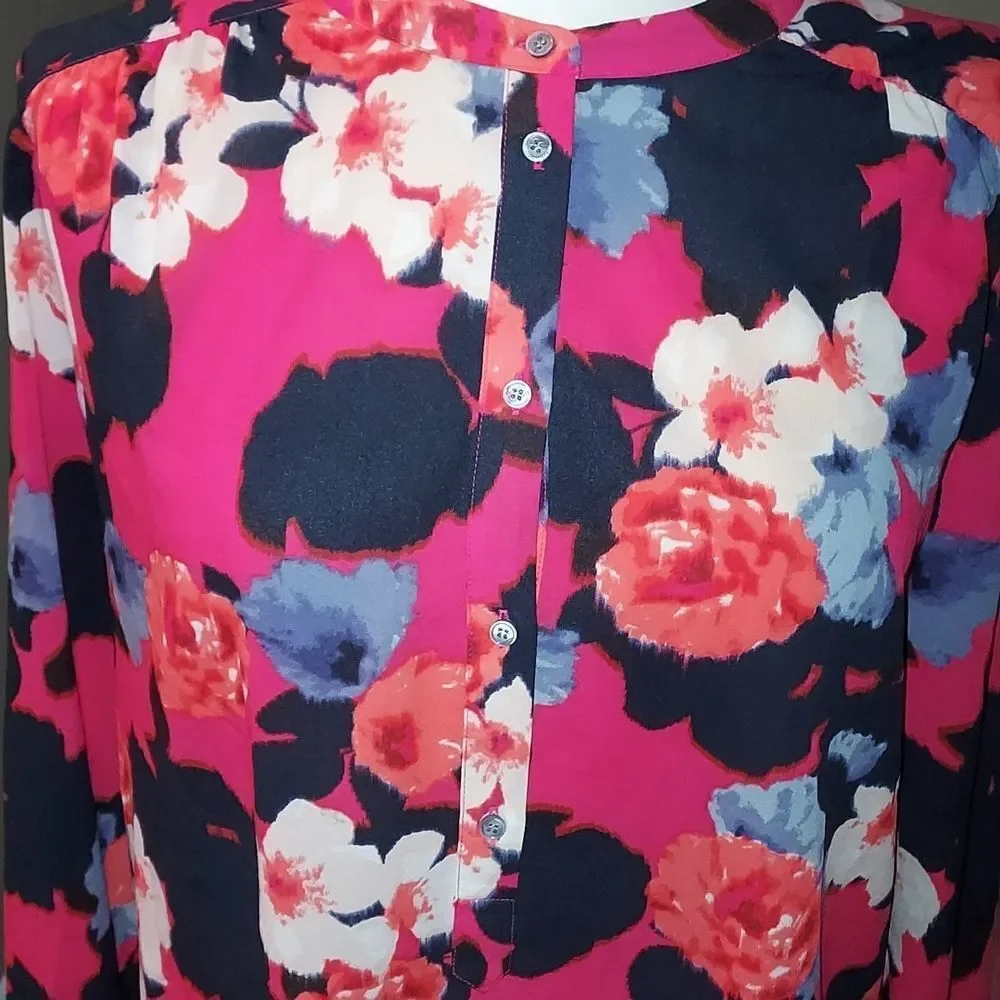 J.CREW  Pink Floral Print All Day Wear blouse  size M In excellent condition